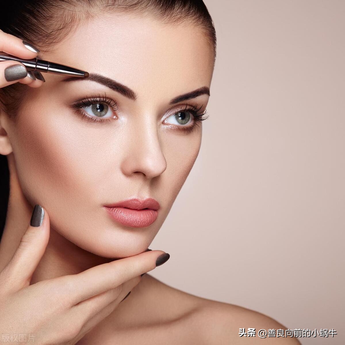 怎样自然的让眼睛变美变大有神,一分钟眼睛变大变双的自然方法