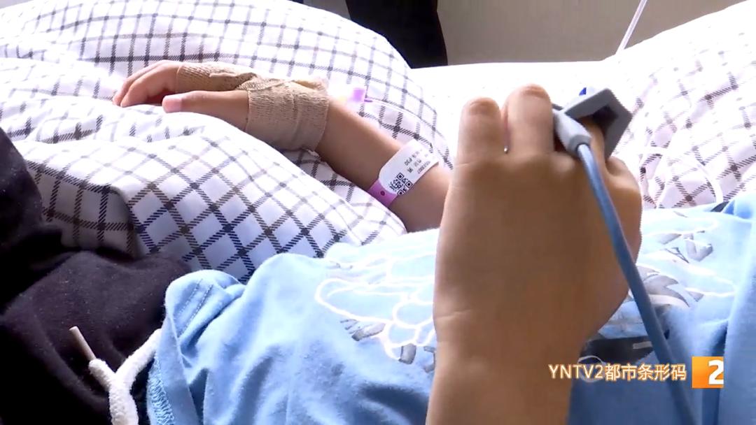 在云南小朋友被蚂蚁咬了怎么办,被蚂蚁咬的男孩完整版