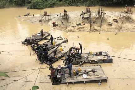 在非洲挖野黄金的中国人：矿工日记（一）