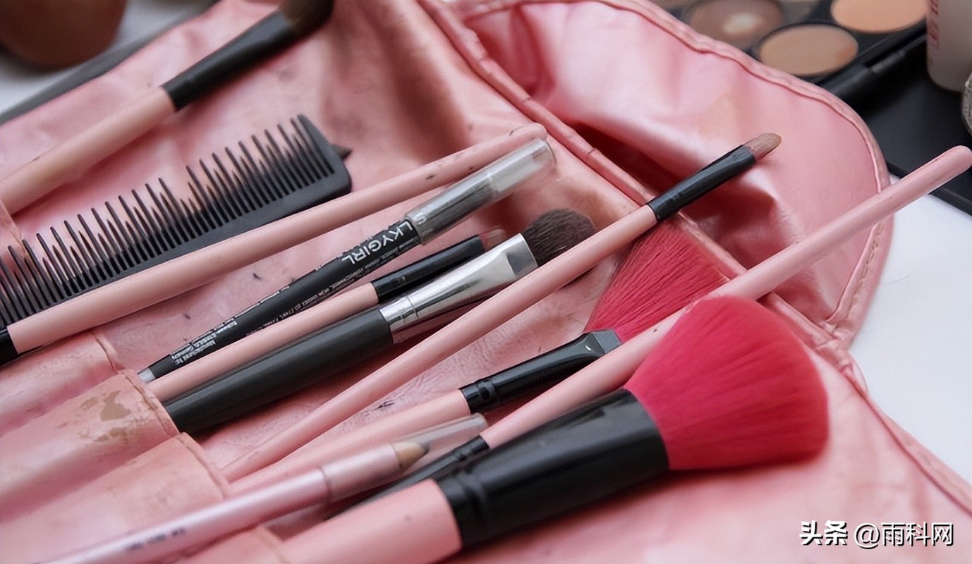 美妆小程序商城开发公司,美妆小程序商城商品详情页设计