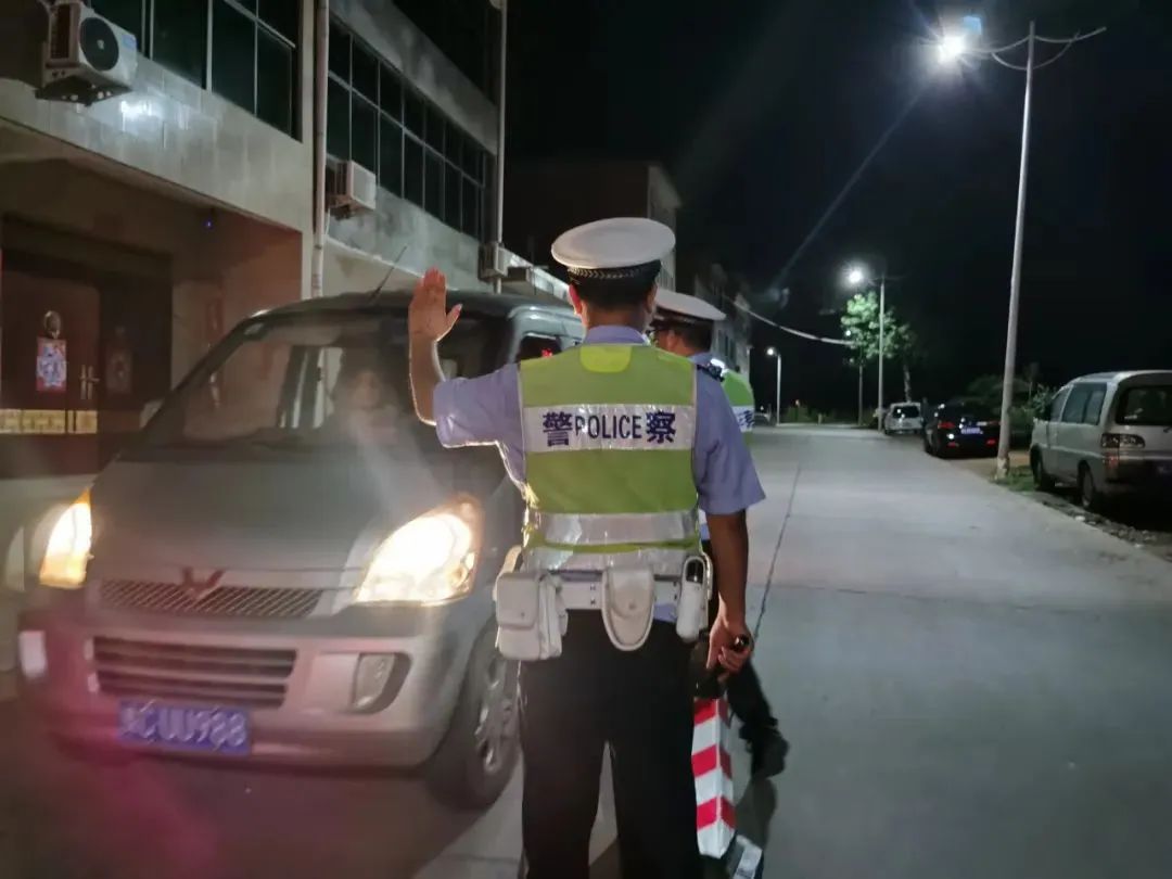 夏季治安打击整治“百日行动”丨尽锐出战！河南洛阳公安全力开展夏夜治安巡查宣防第二次集中统一行动