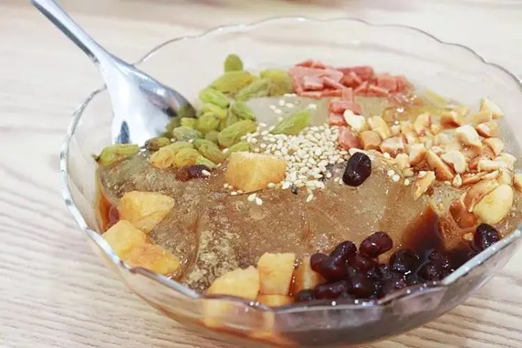 炎炎夏日酷暑难耐来一碗凉粉,炎炎夏日一碗西瓜凉粉