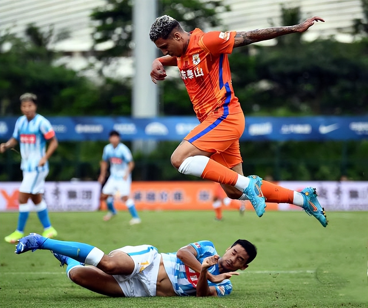 廖力生山东泰山亚冠首秀,山东泰山惨败亚冠