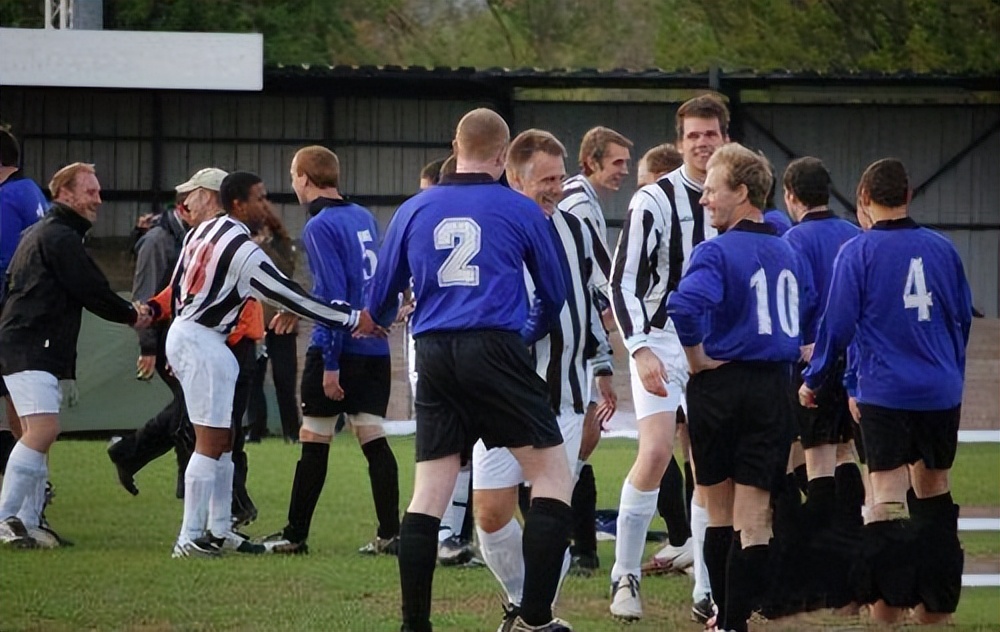 足球世界1:0,少林足球40:0片段