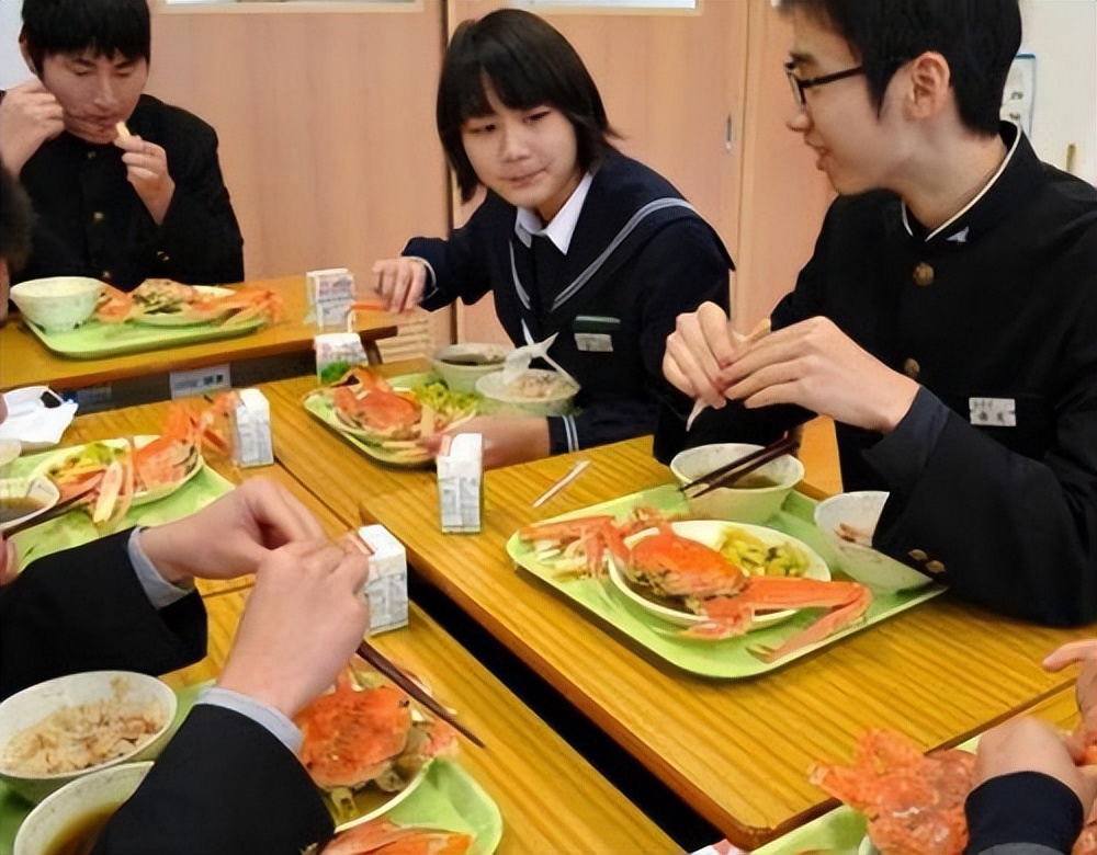 中国学生营养餐与日本的区别,日本学生营养餐政策