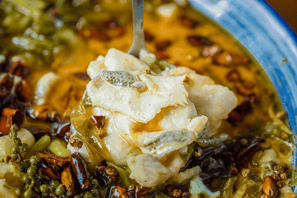 婢虫床椴ら奔娉涙互鎴愮伨瑙嗛,涓夋潯澶ч奔鍫典綇娌抽亾