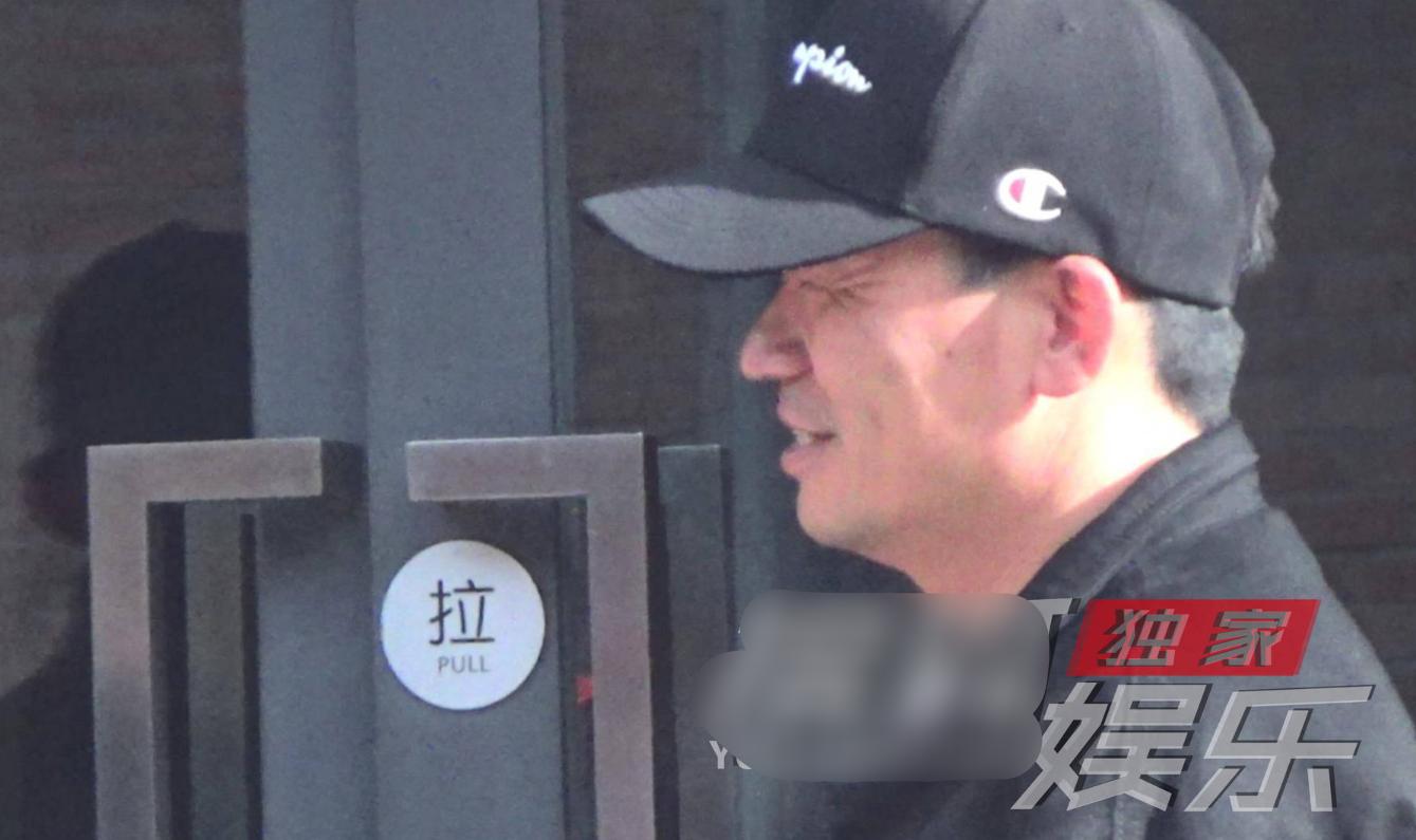 王宝强冯清外出与友人聚餐,王宝强为冯清发声