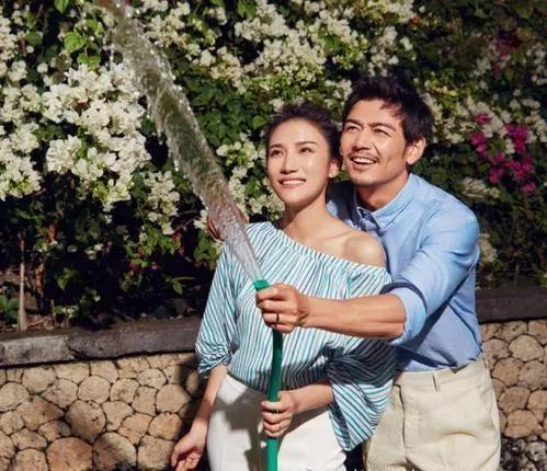 杨烁王黎雯深情相拥,杨烁王黎雯恋爱史