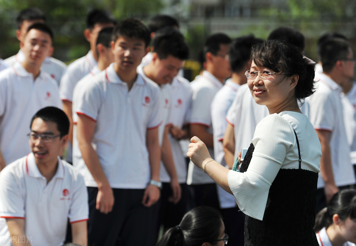 基于文学文本的高中英语文化教学的路径——以Burns和他的诗为例