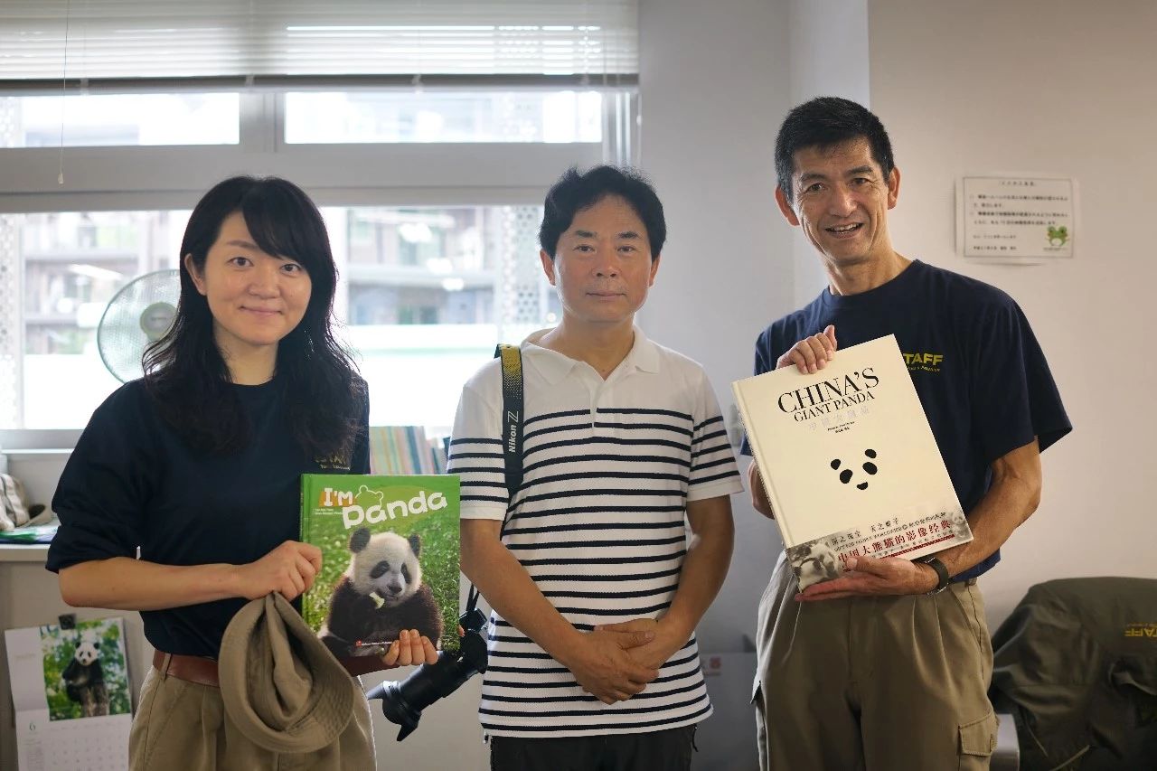 8个小时，他为“香香”按下了2000多次快门