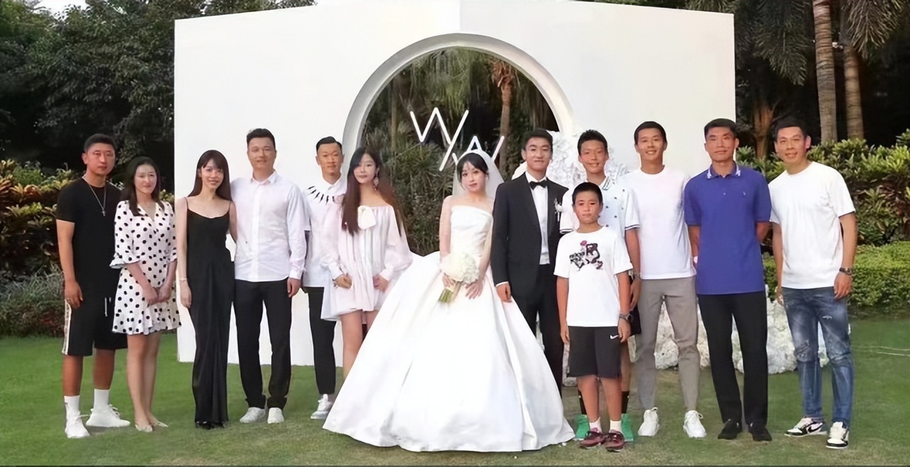 韦世豪老婆吴雅家世,韦世豪和老婆秀恩爱