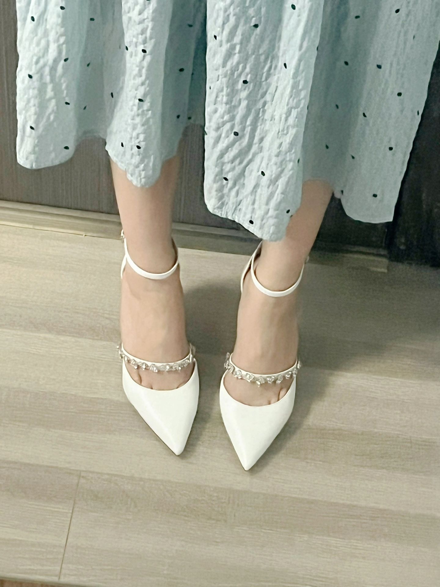 新鞋磨脚后跟解决方法,新鞋磨脚后跟处理4种方法