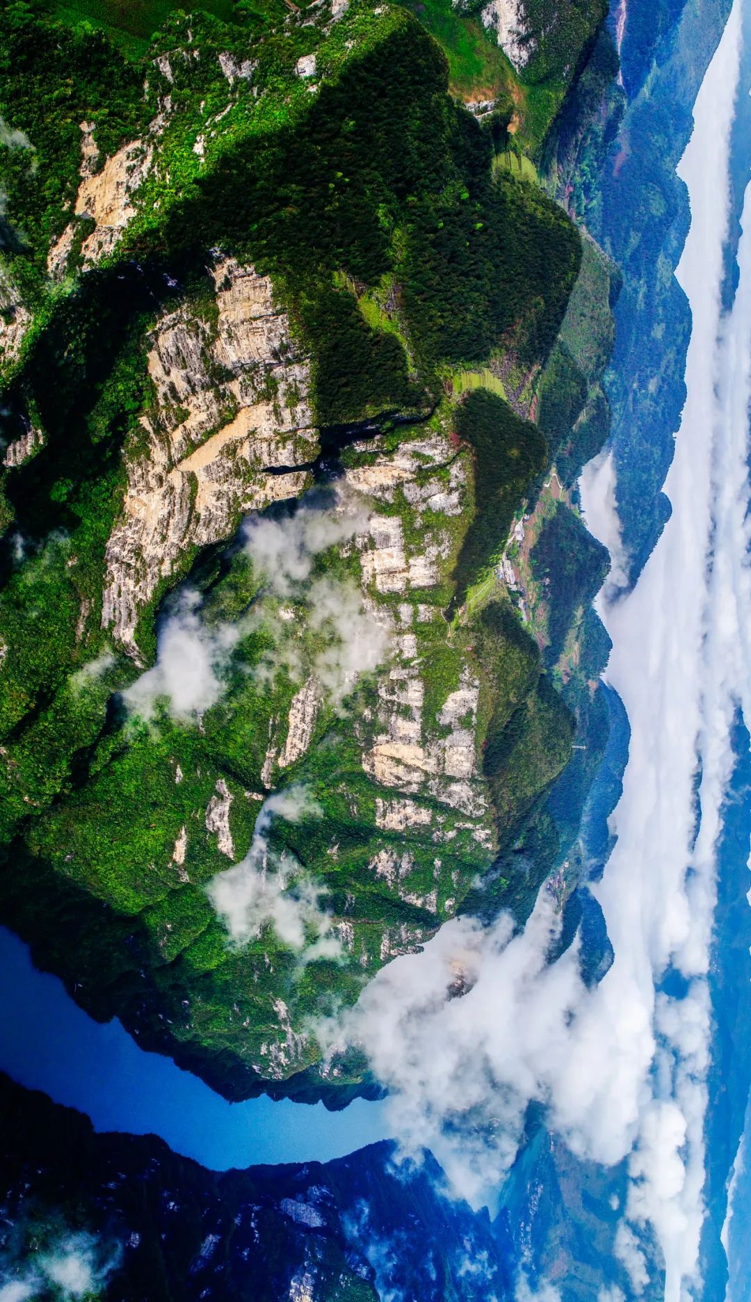 如何看懂中国第一山地省的多彩文化史诗？