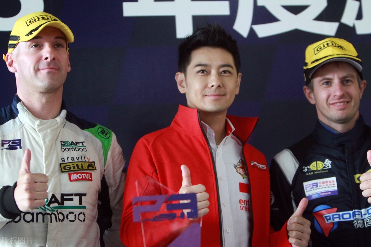 十七岁成为赛车手,不老男神林志颖为什么会开特斯拉