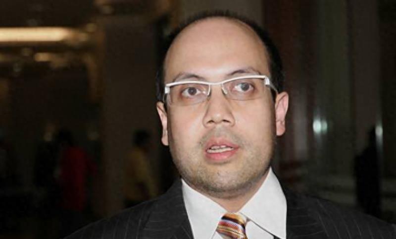 嫩模嫁王子当王妃，却每晚被下药*辱侮**，出逃16张照片*光王曝**子猥琐