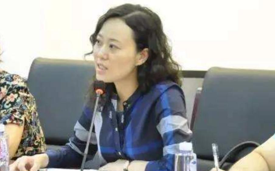 “80后美贪”金英丽：广交男友狂敛500多万，被捕后狡辩男友送的