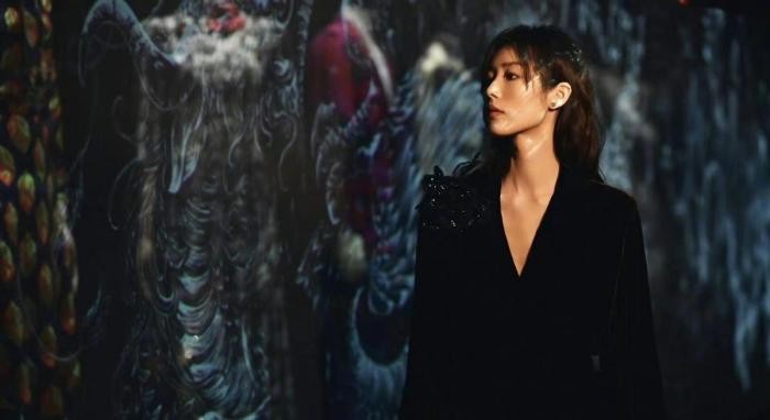 刘雯今日穿搭 (刘雯最新生活穿搭)