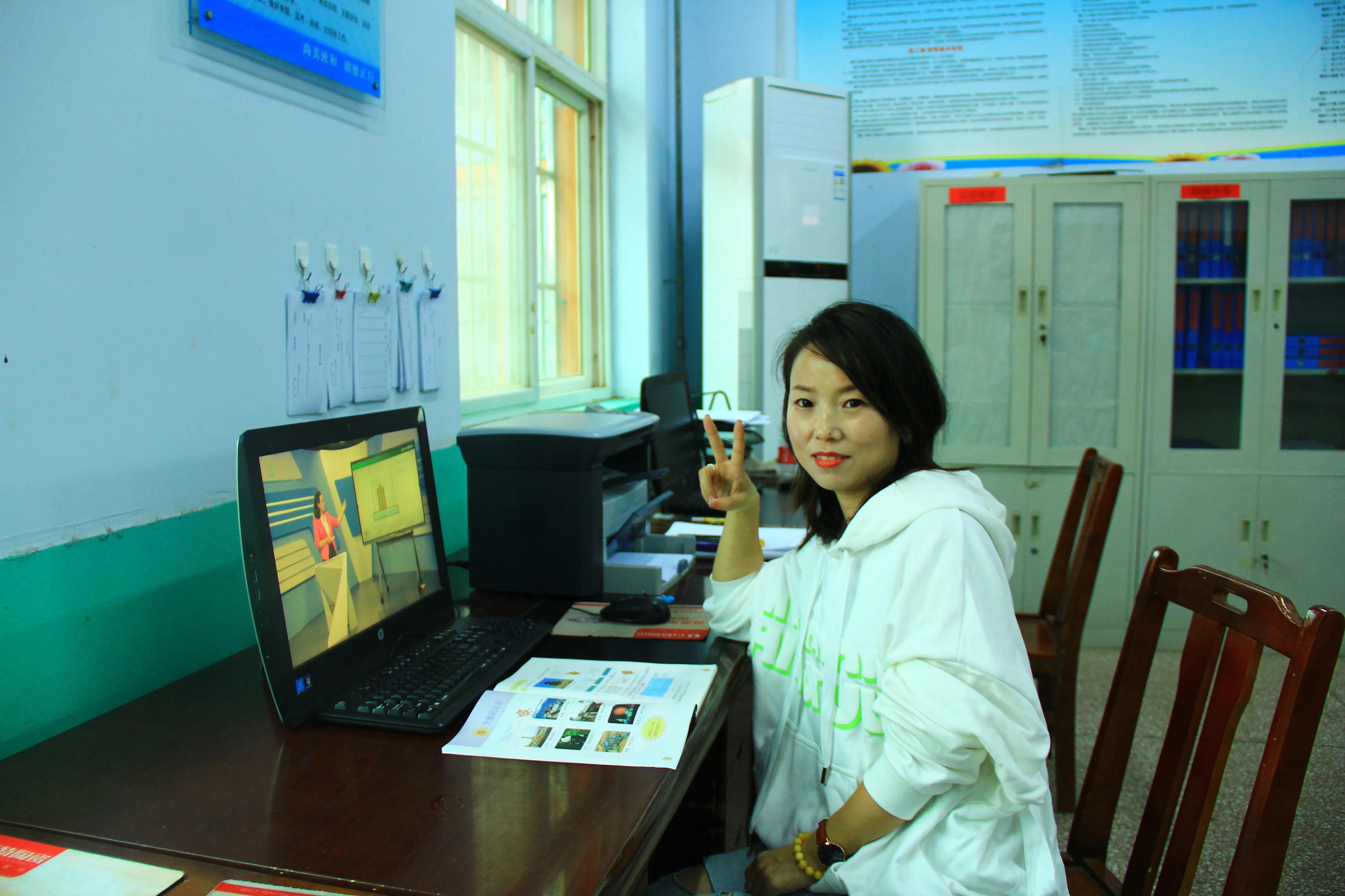 让文明之花在校园绽放板报,让文明礼仪之花开满校园班会