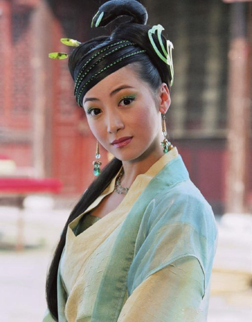 鸡毛穿一身、通天大脑门…国产神话剧的惊人造型,他们全都承包了