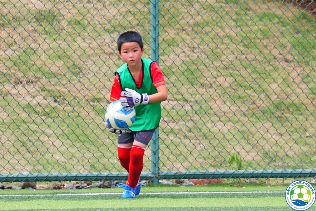 东湖路小学校园足球总决赛,喜报校园足球冠军