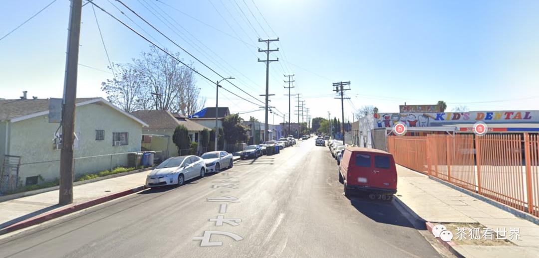 网友对比中美两国夜晚街头,从道路细节看美国经济的衰退