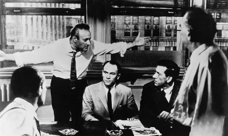 西德尼·吕美特电影制作,十二怒汉俄版哪个好看