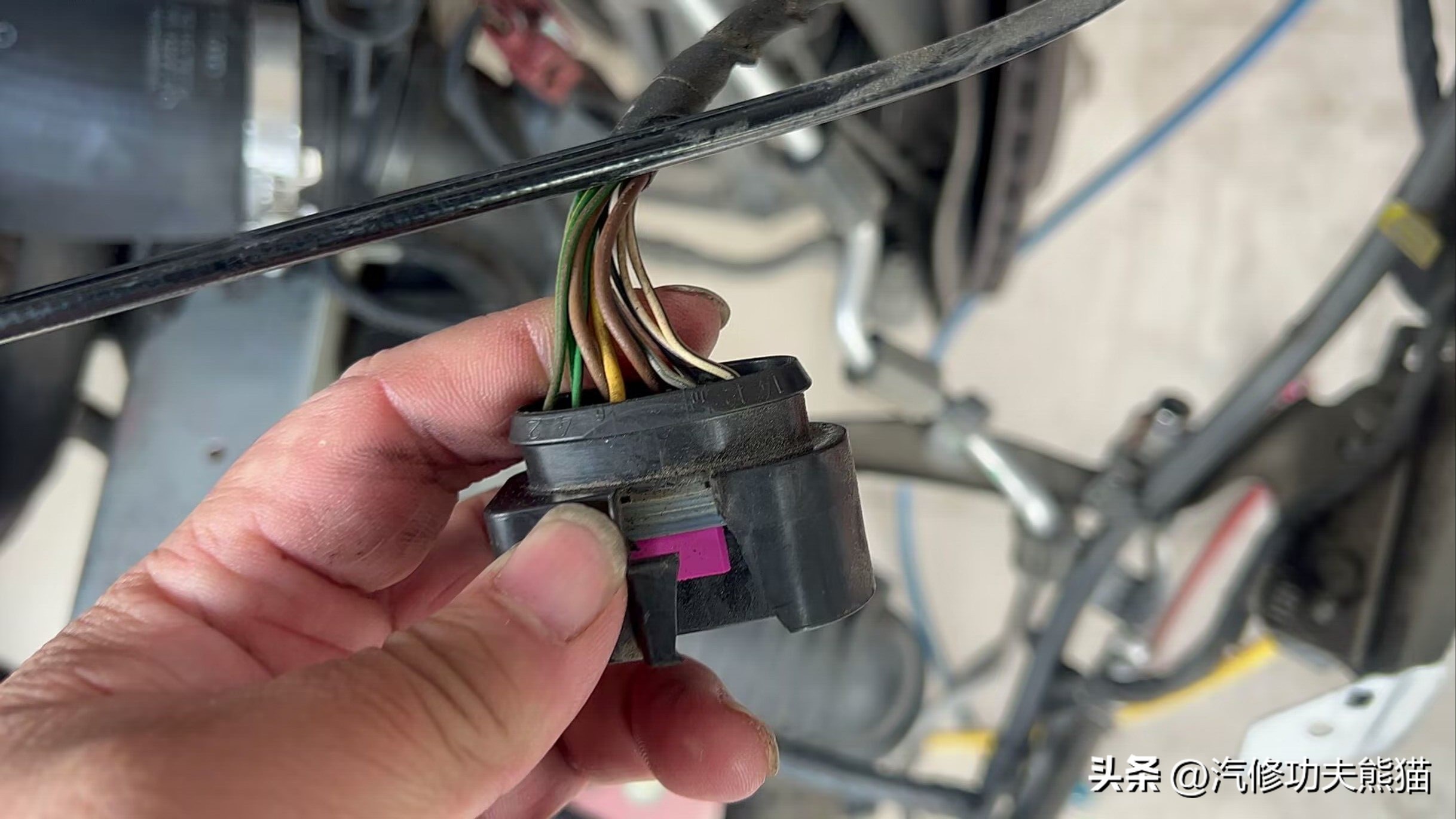 奥迪A4L烧机油！*草烟**公司是让你们烧*草烟**烧钱，我们让你不烧机油