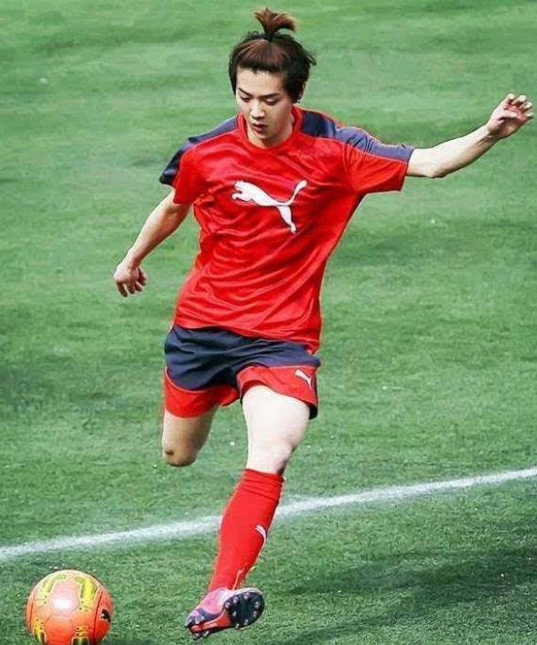 鹿晗郭麒麟看球,鹿晗与郭麒麟看球