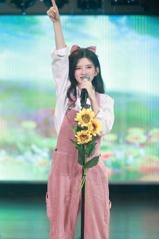 snh48林思意毕业完整版,snh48林思意的表演