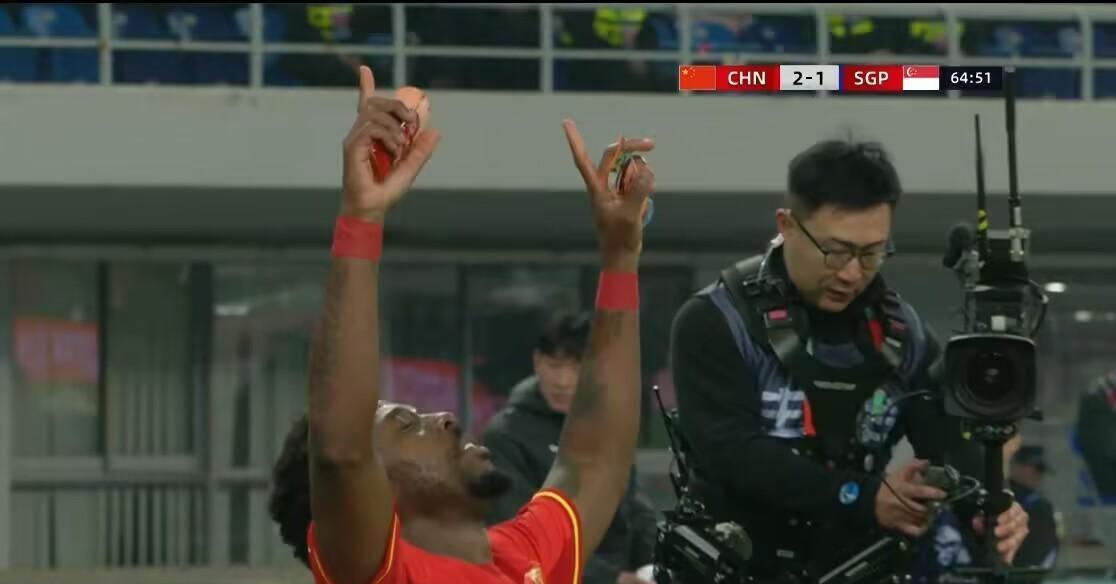 中国男足4-1胜利图片,中国男足2:1夺冠