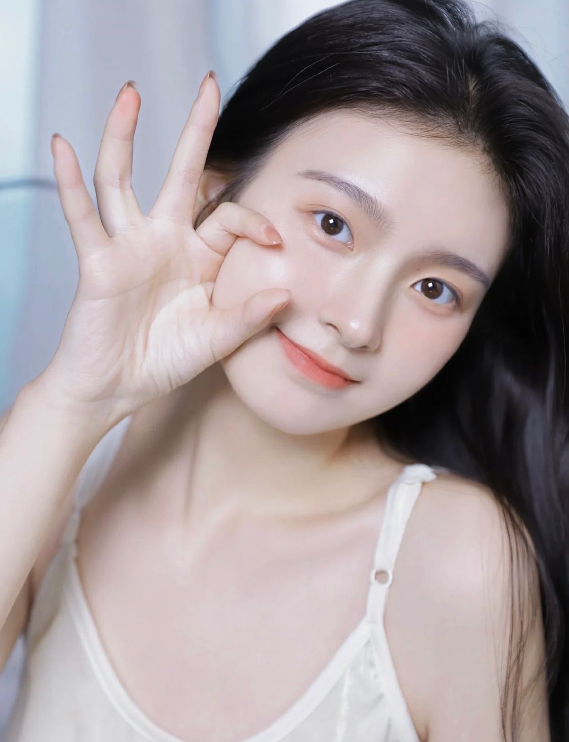 日常不化妆提气色,想要化妆不卡粉的秘诀