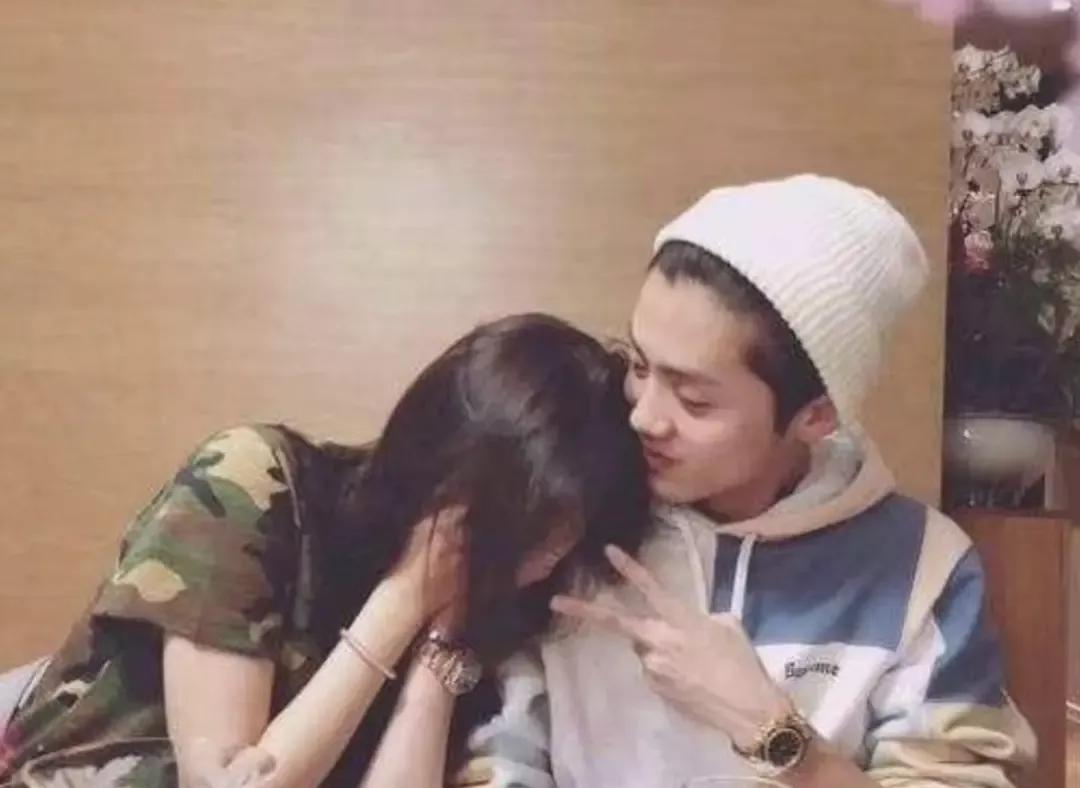 鹿晗大瓜来龙去脉,年度大瓜鹿晗和关晓彤