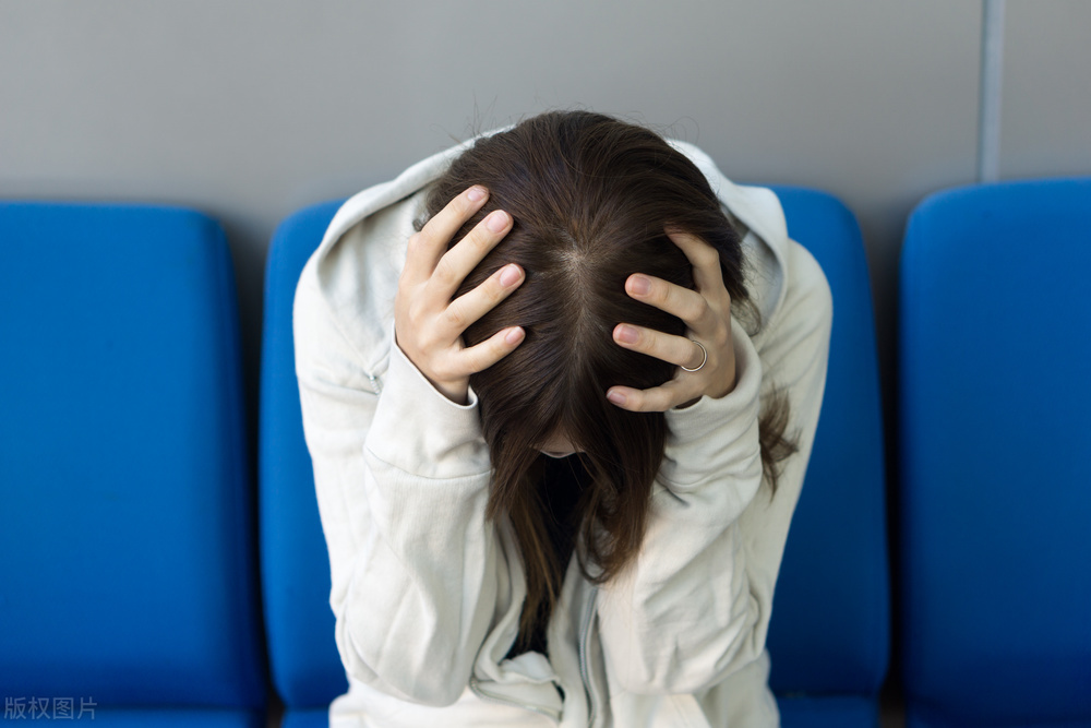 单纯性疱疹1型的危害,腰间疱疹对人危害大吗