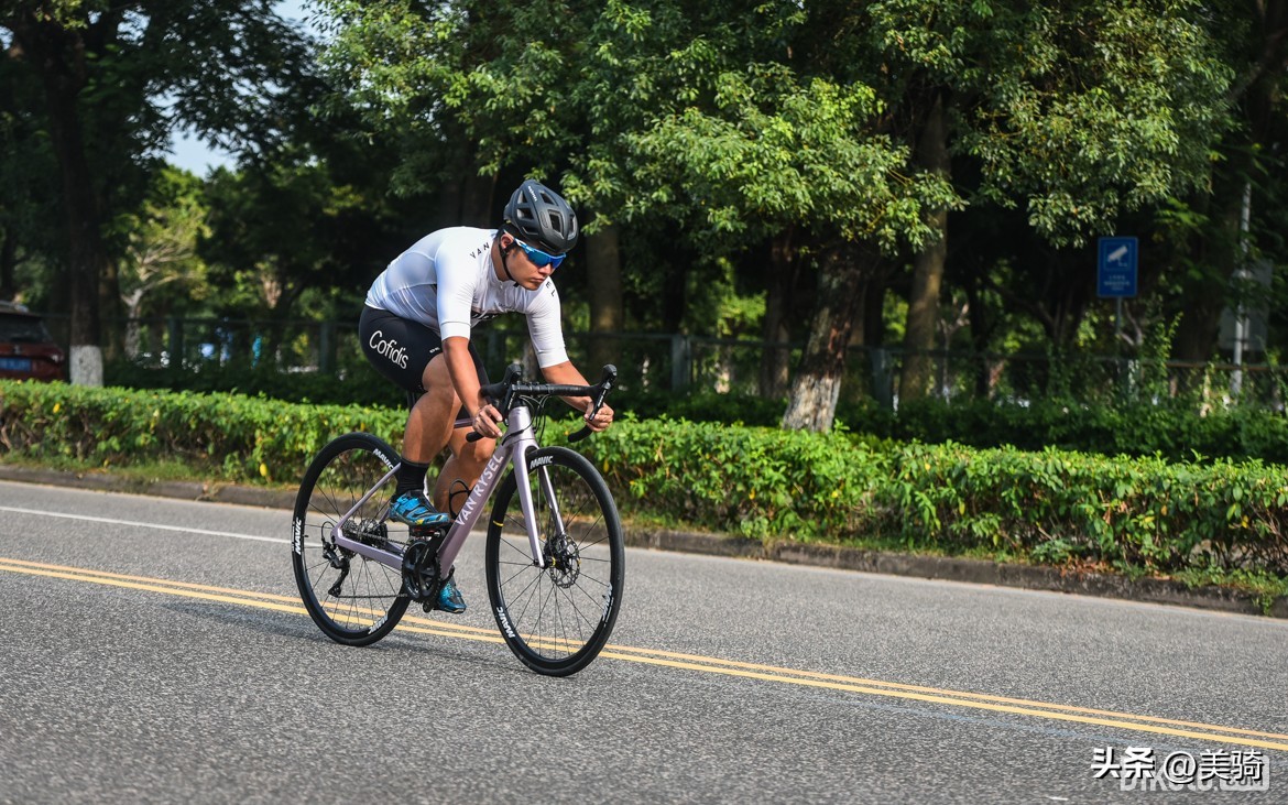 另类入门碳车VanRyselNCRCF公路车评测