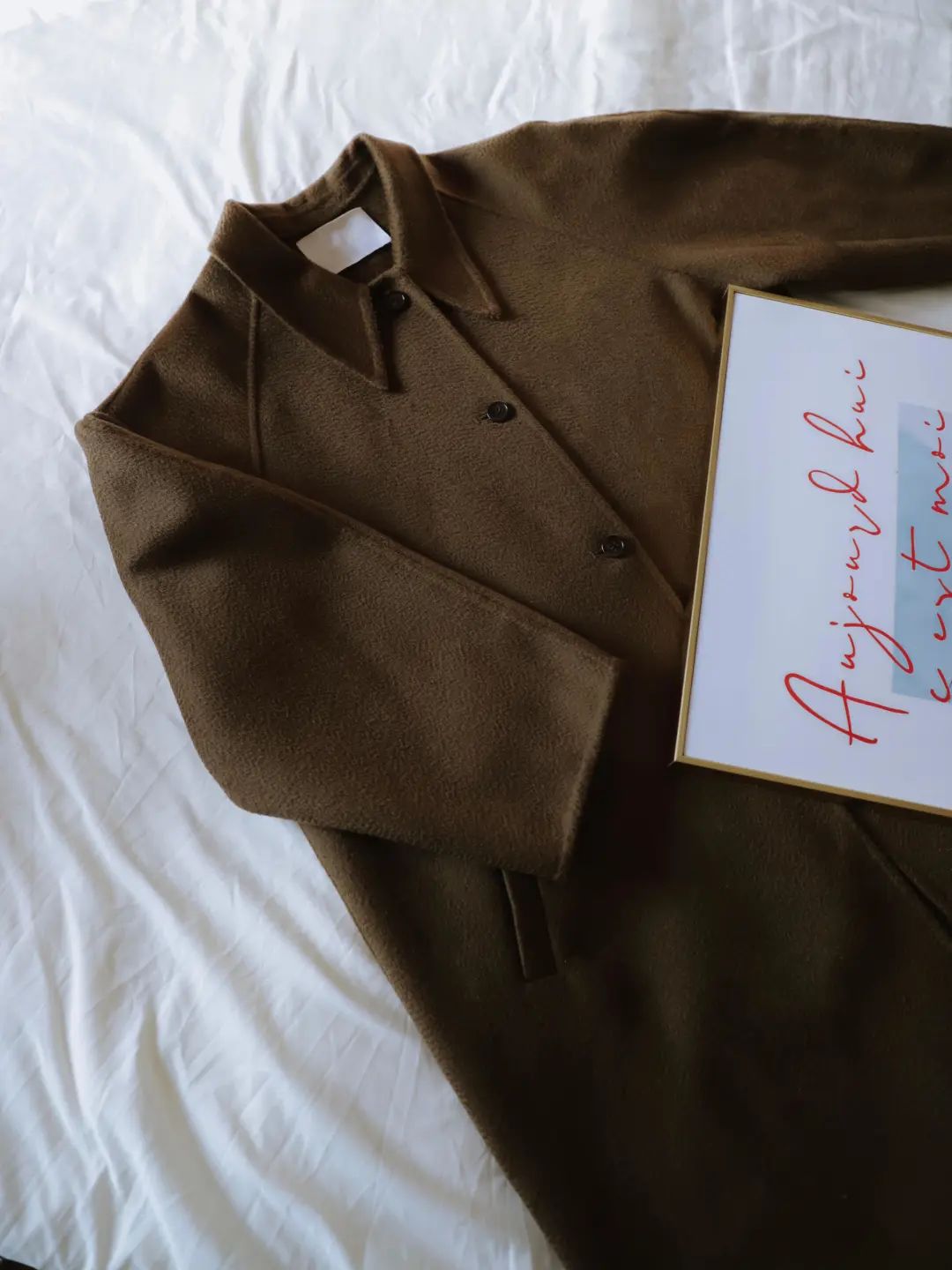 这件大衣，穿很多年都不会过时，时髦不费力，复古又优雅