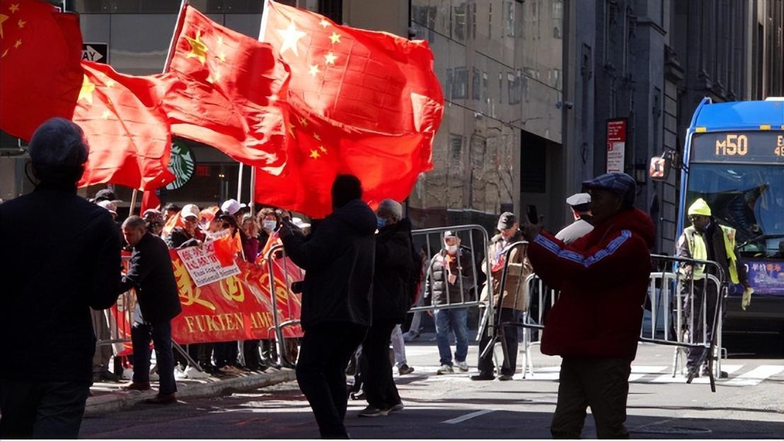 香港同胞进入台湾，怒撕带“国”字登记表：你算哪门子国家