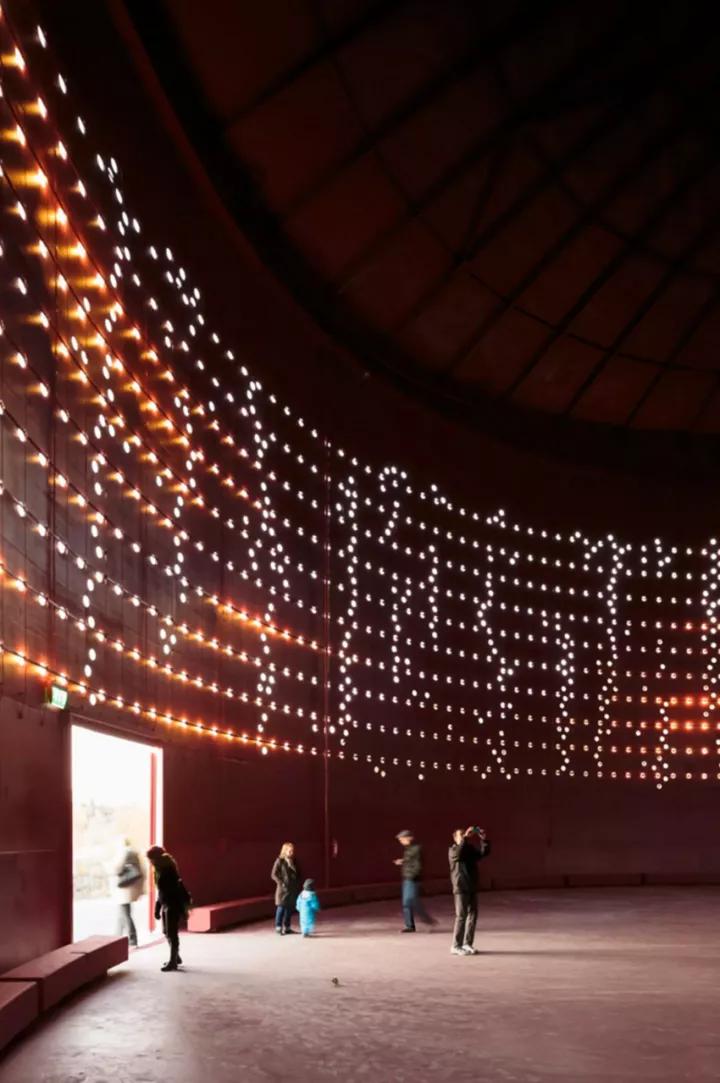 亚洲照明设计师协会丨光影下的冲孔板，金属界的颜值担当