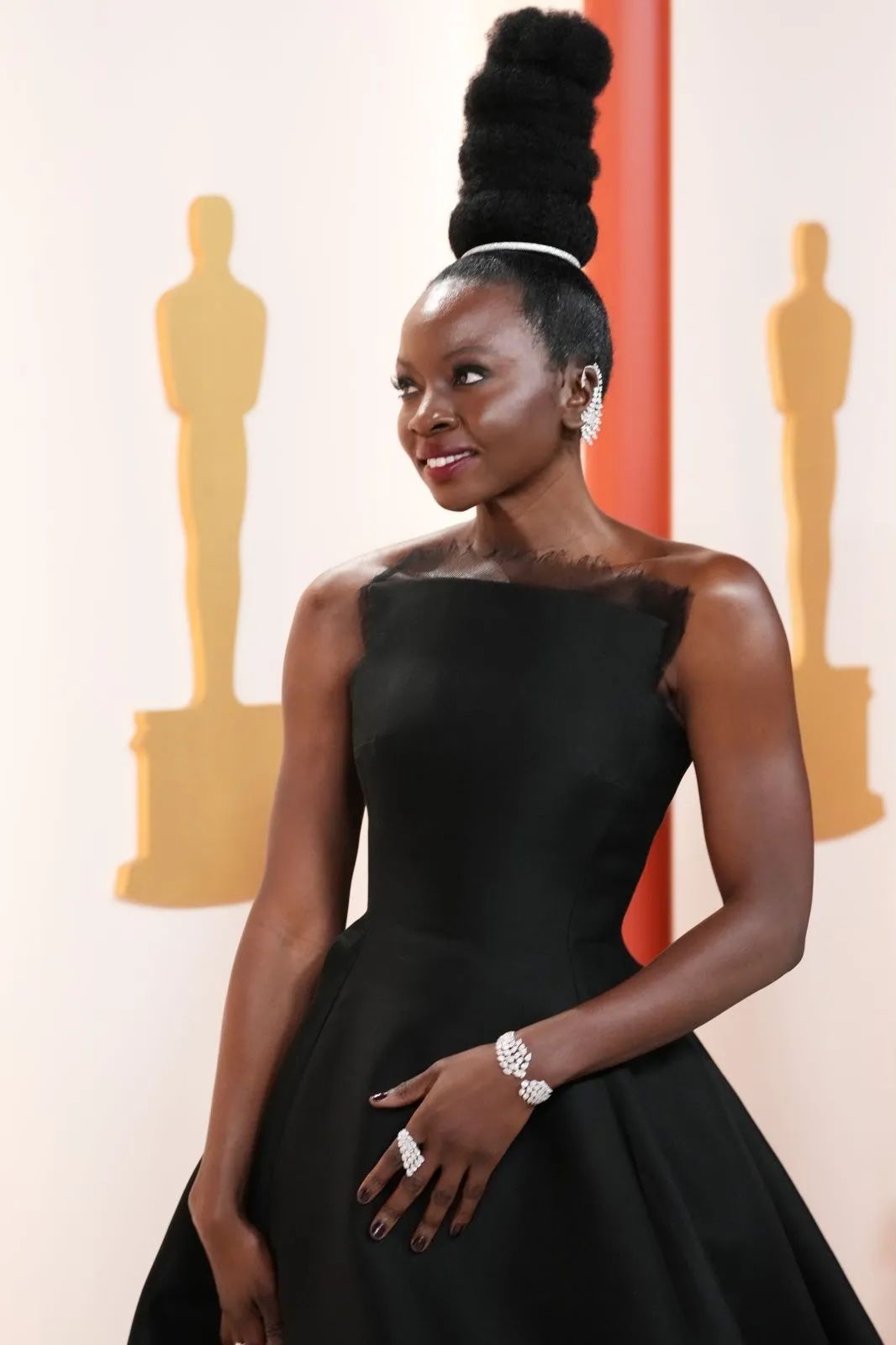 杨紫琼巴黎赏秀与未婚夫出席活动,杨紫琼霸气金球奖