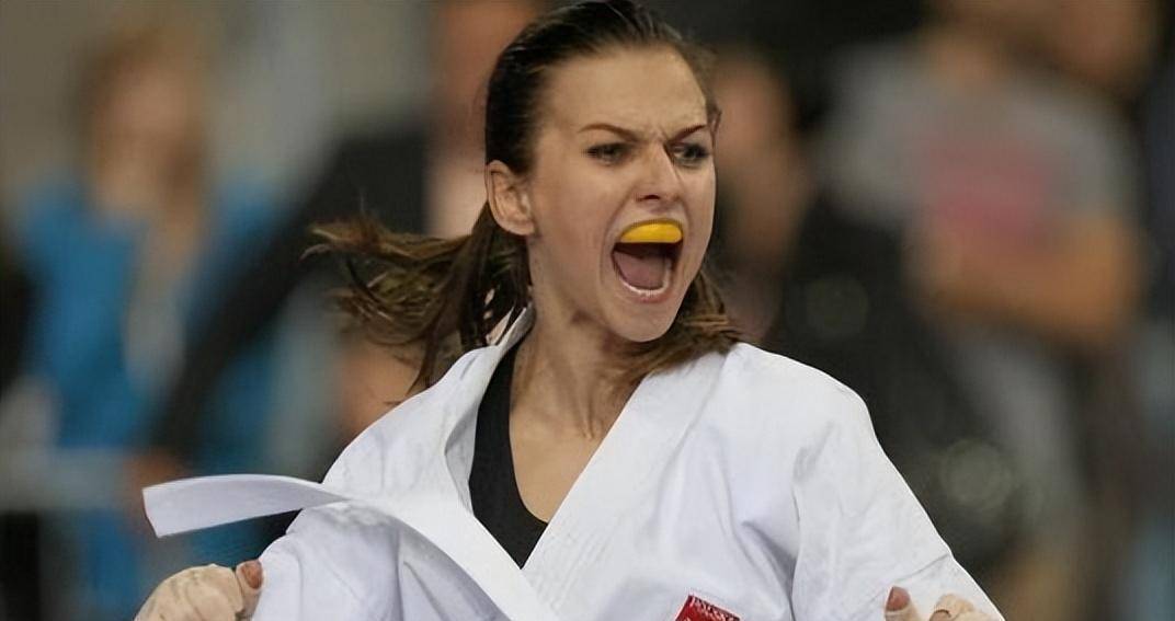 莱万结婚视频,波兰莱万年轻的时候