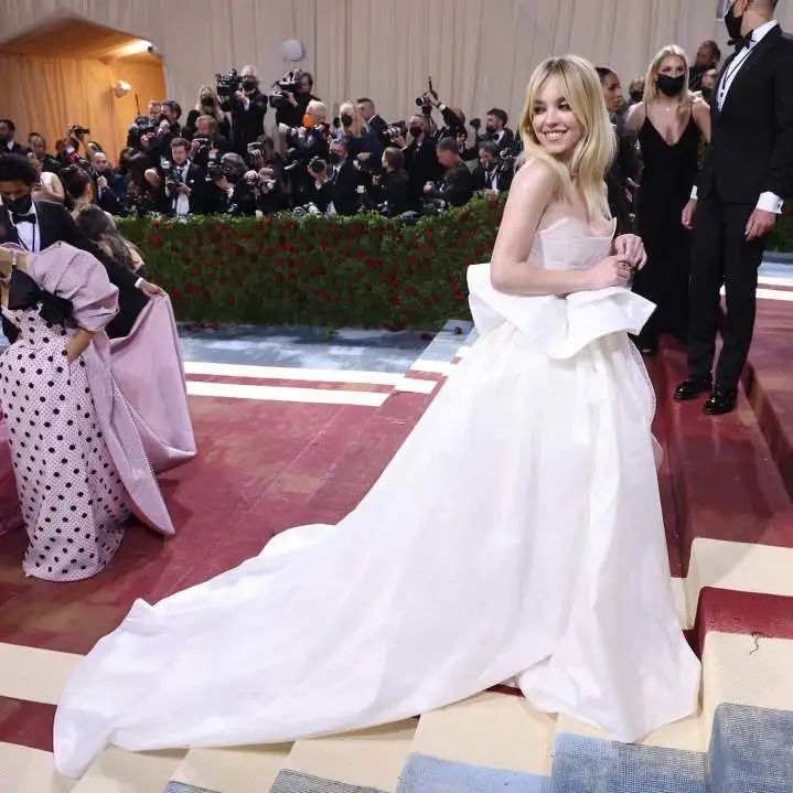 甜心脸蛋+*物尤**身材，但没人说她是花瓶