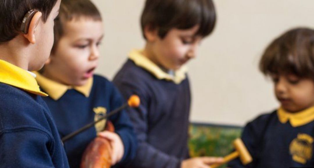 听障儿童入小学注意什么,听障儿童去正常学校还是特殊学校