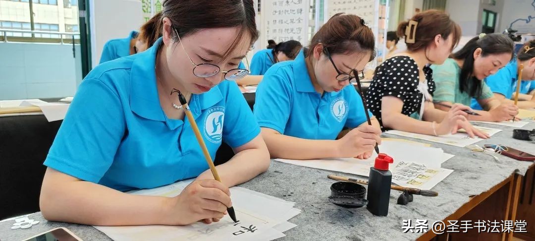 写篆隶楷行，品中和文化，鲁巷实验小学建和分校教师书法培训