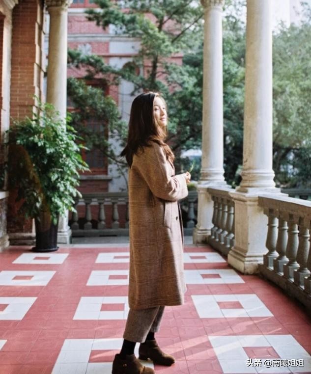 杭州时尚穿搭秋冬靴子,短靴穿搭高级感女