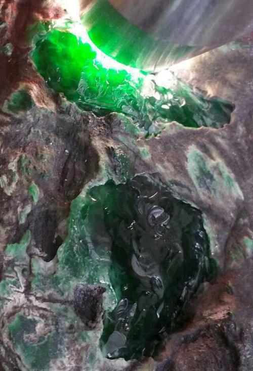 1997年小伙花150元买块石头，4年后竟暴涨64万倍，价值9600万