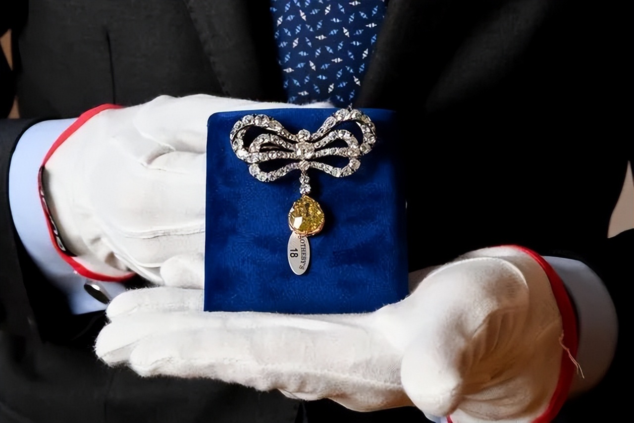 法国珠宝值得买吗,法国王室的王冠和首饰