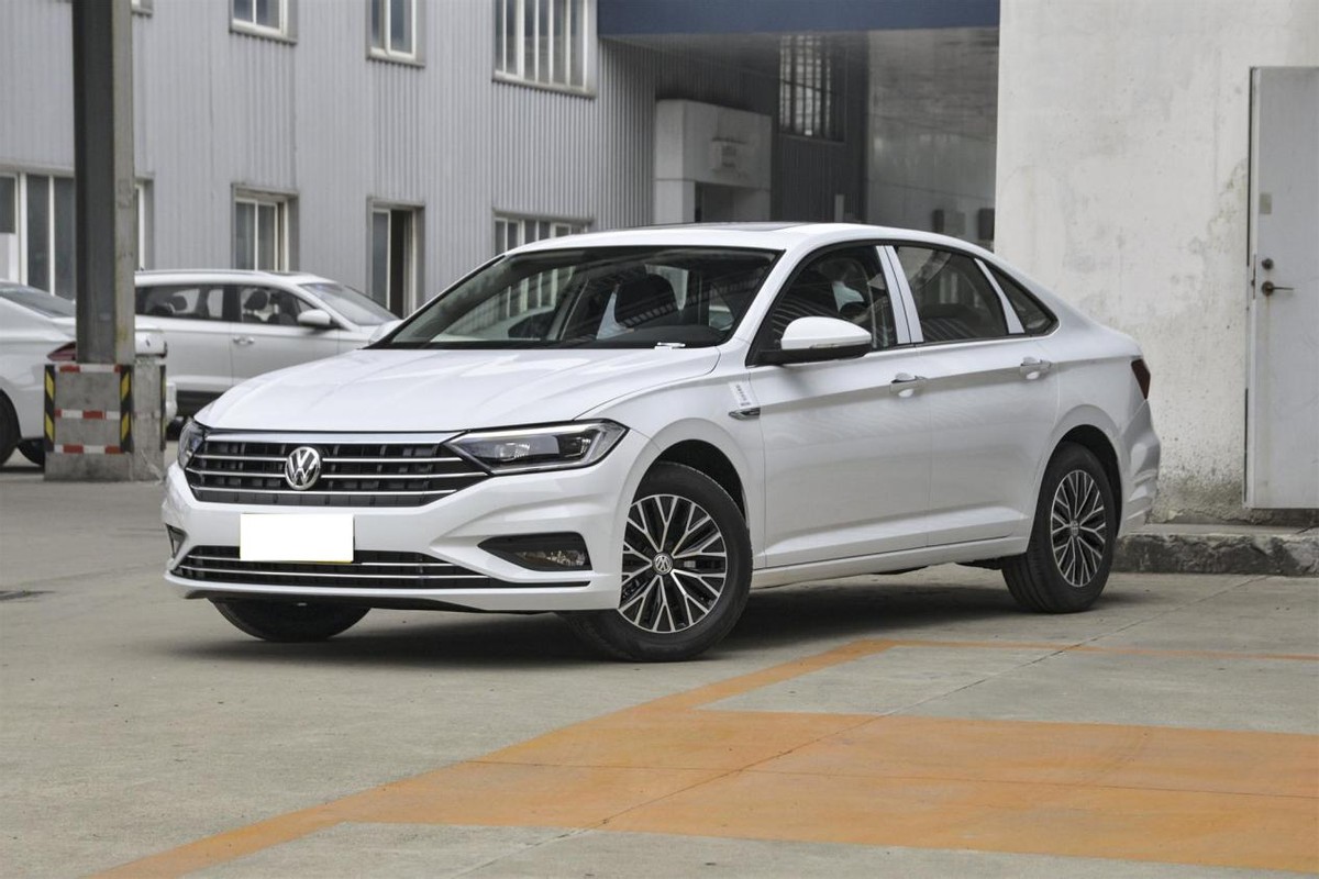 丰田雷凌2021款和大众速腾测评,雷凌和速腾对比哪个更值得入手