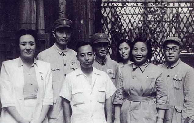 “锦江饭店”创始人董竹君：周总理设宴接见，杜月笙敬重她三分！