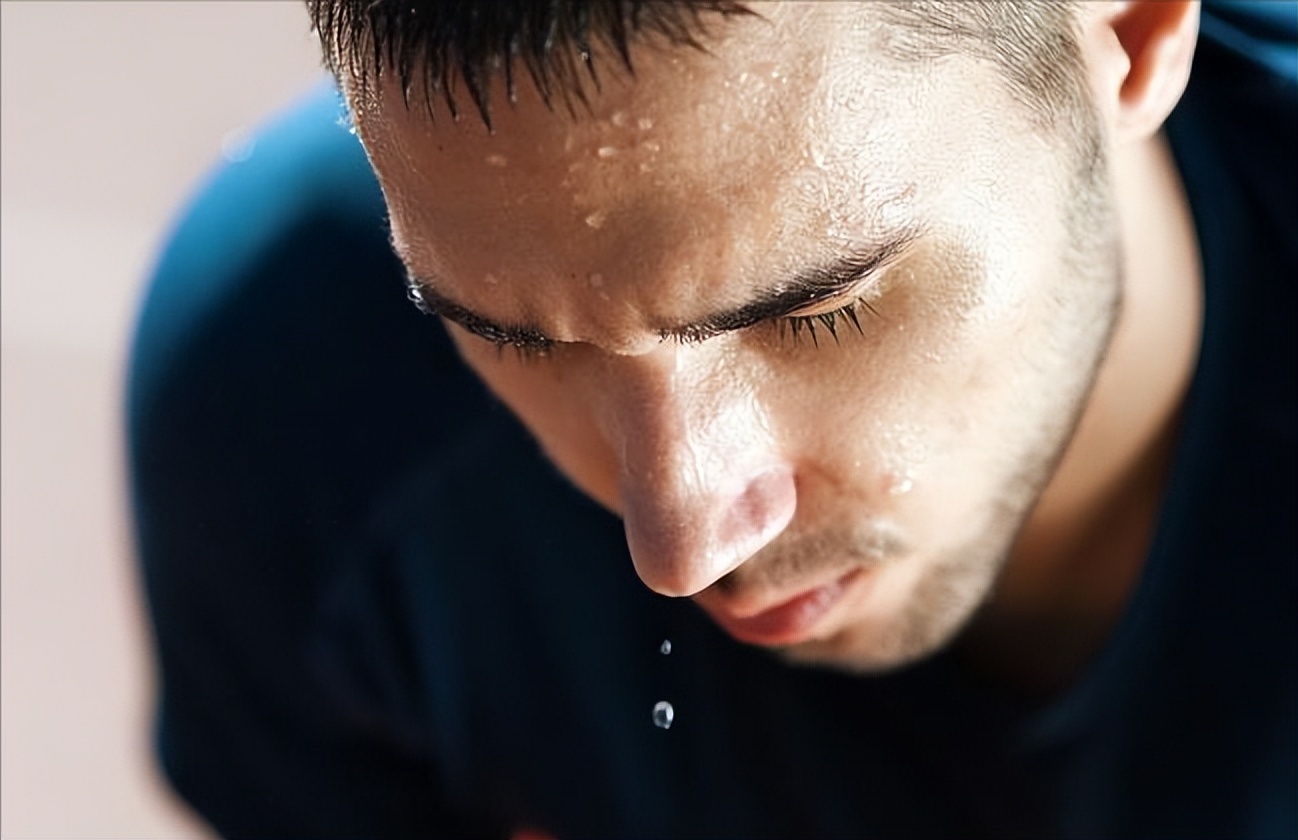 一动就出汗怎么止汗,动不动就出汗是什么气虚