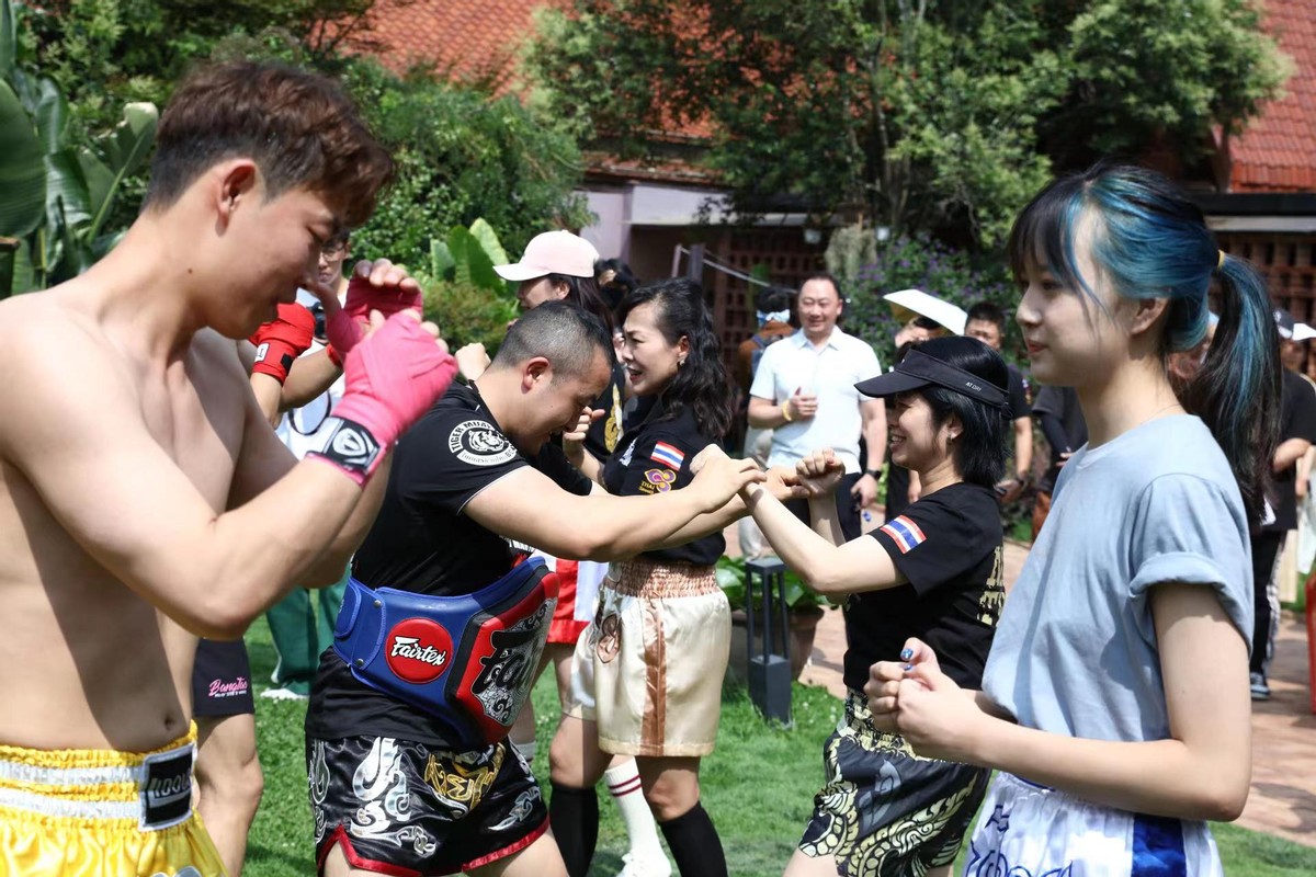 璧拌繘娉板浗鏈湡娉版嫵,娉板浗鍥界补娉版嫵琛ㄦ紨