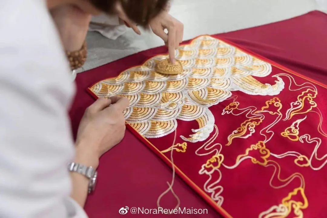 何超莲卡地亚珠宝视频,何超莲蒂芙尼珠宝值多少钱